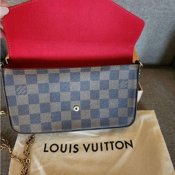 Louis Vuitton authentic crossbody bag - Picture 5 of 9
